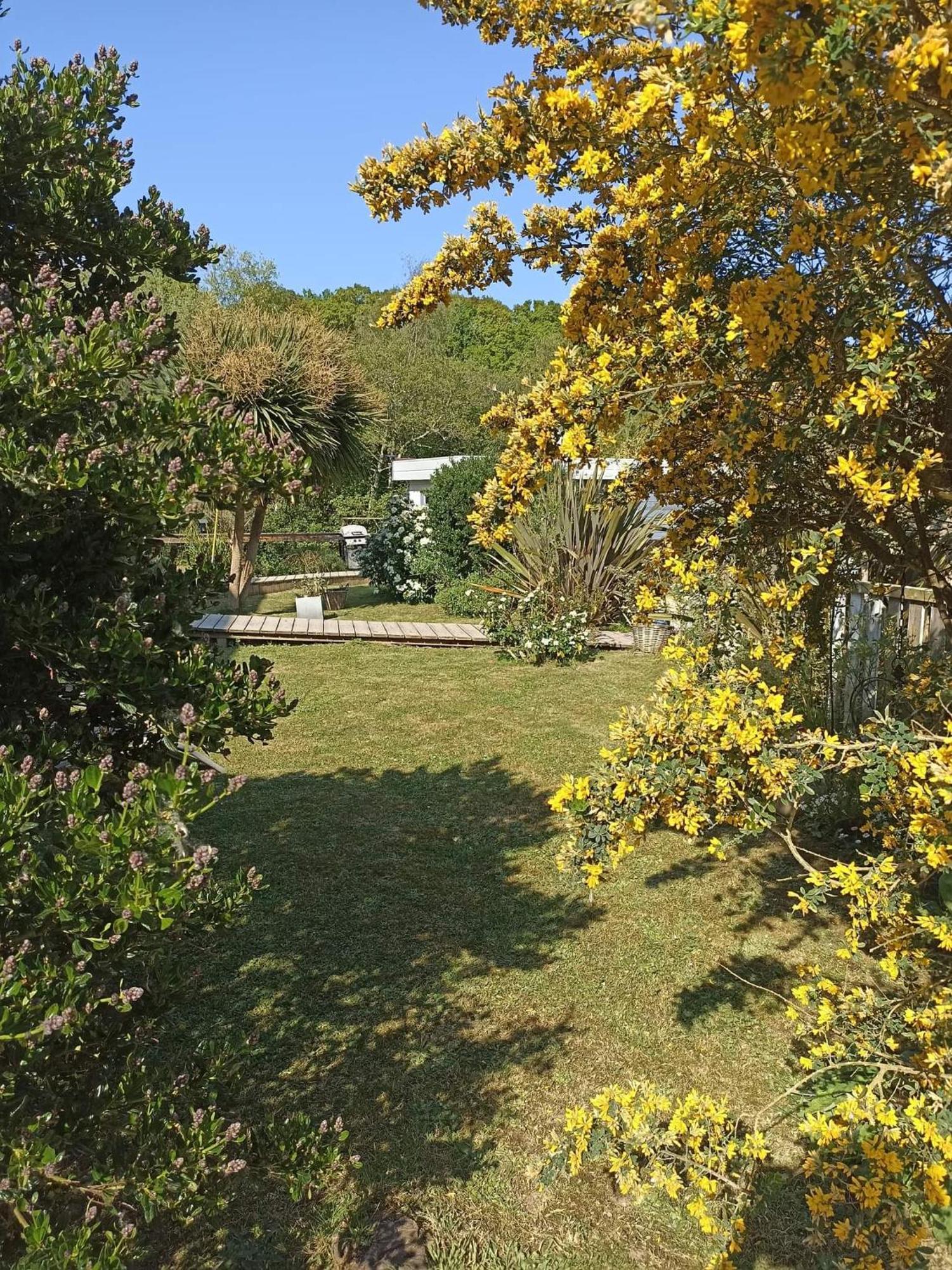 Lodge Avec Vue Sur La Riviere Ланніон Екстер'єр фото